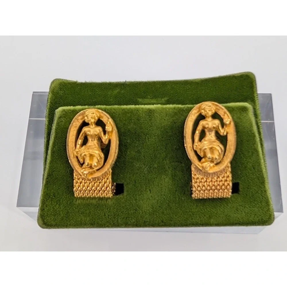 Vintage Gold Tone Mesh Wrap Cufflinks Goddess Age of‎ Aquarius Nymph